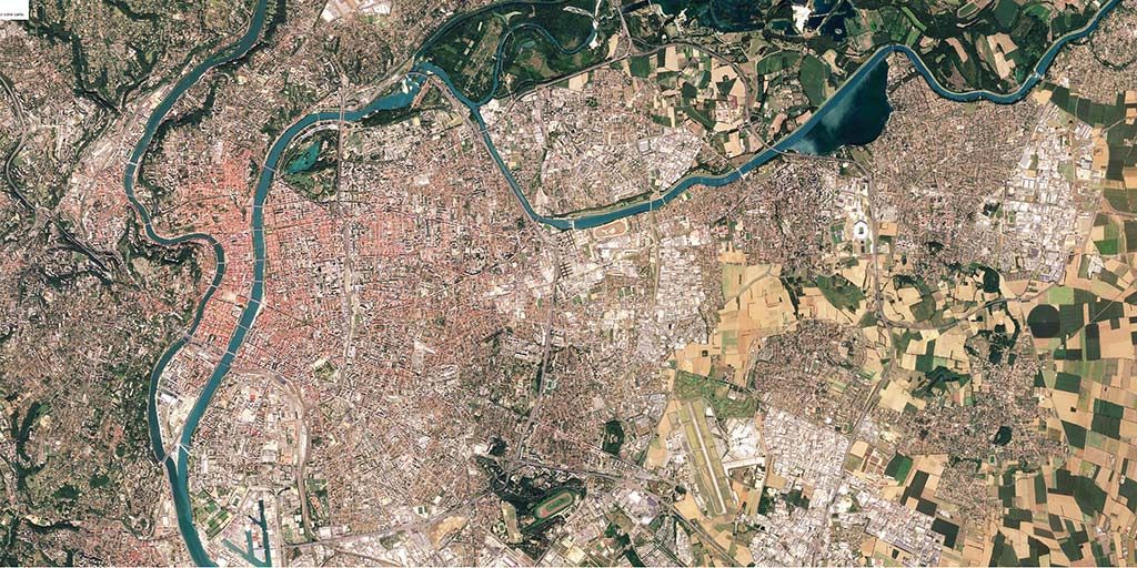 plan vu du dessus de la Ville de Lyon et Lyon métropole image de base au protocole de développement territorial de l'artiste aNa pour my art box