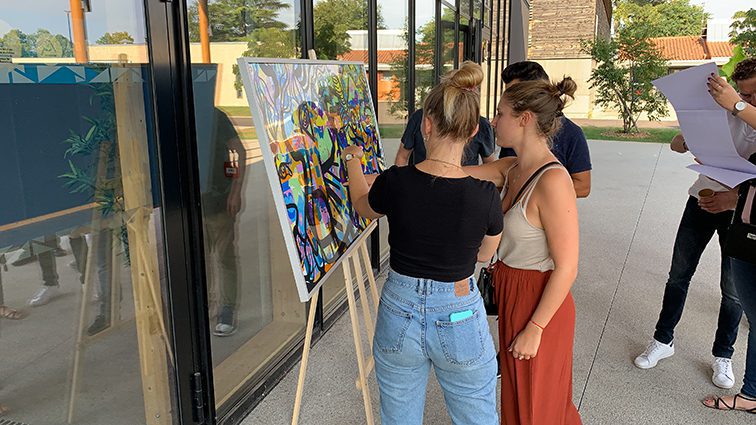 une équipe découvre le principal bienfait exercice de cohésion lyon