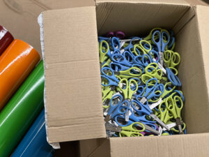 Les ciseaux de réemploi disponibles dans les kits de matériel éco responsable de la recyclerie My Art Box