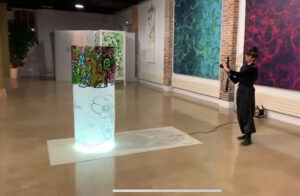 Découvre dans cette vidéo comment créer du contenu viral avec une fresque interactive My Art Box avec l'artiste aNa