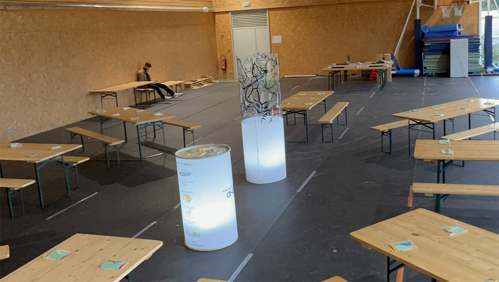 1 support en plexiglas transparent my-art-box pour team building fresque collaborative à Bourg en bresse