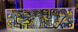 Le tableau de 625x2000mm résultant de l'animation fresque de Luxe aNa artiste à Paris encadrée et exposé dans les salon de l'Hôtel Baccarat
