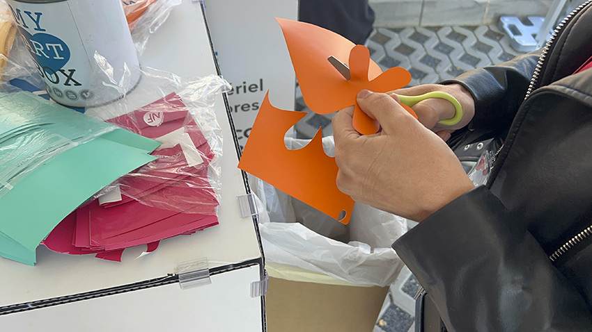 Découpage adhésif rse pour 2 fresques en inauguration animées à Metz par Christophe Chazot