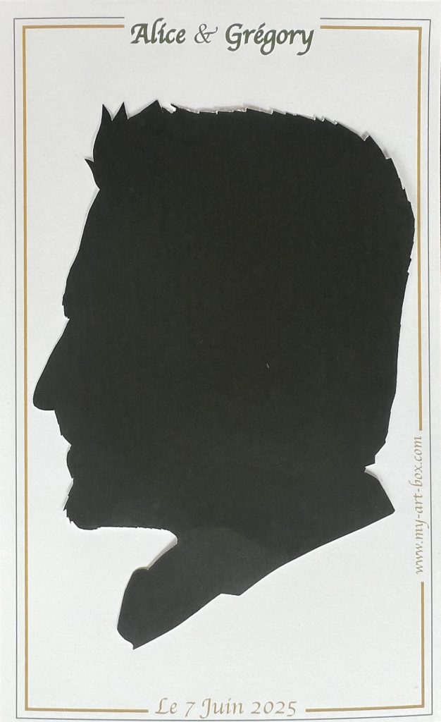 Portrait aux ciseaux réalisé en animation silhouette pour mariage à Genève par le Silhouettiste My Art box Christophe Chazot