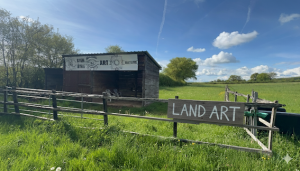 Team building land art en centre équestre à Genouilly