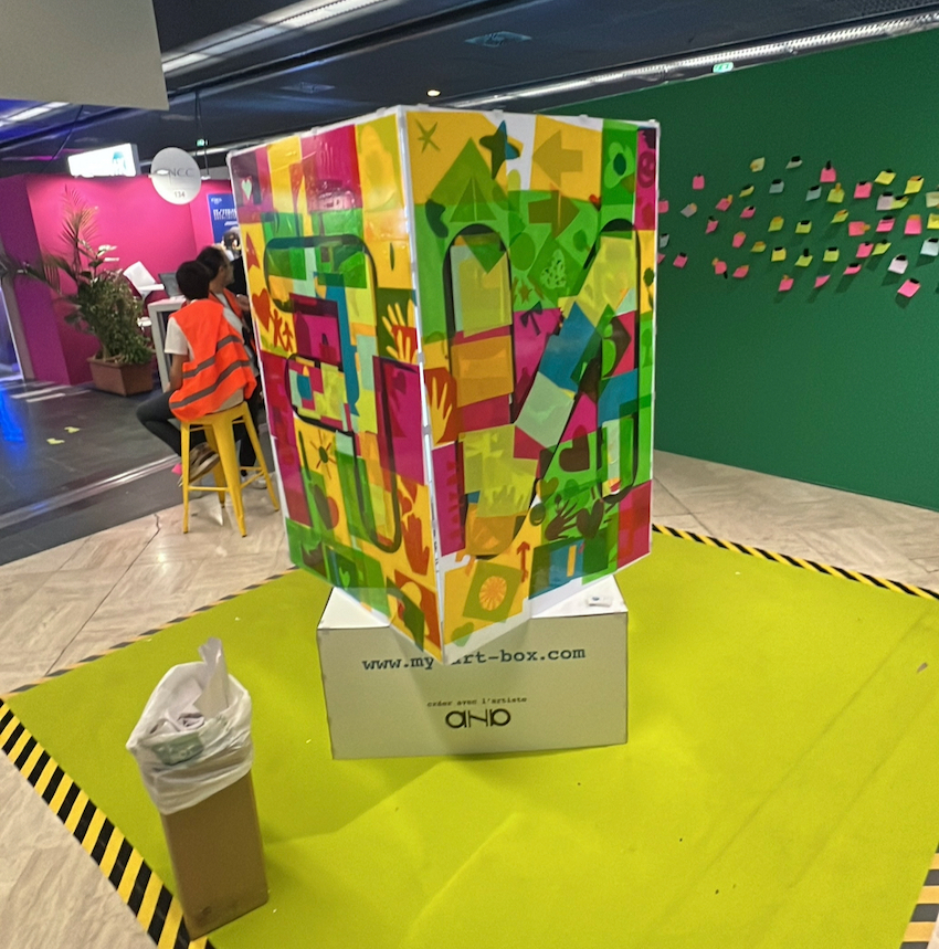 Le cube plexi terminé avant présentation en idée d'animation amélioration continue My Art Box à Paris