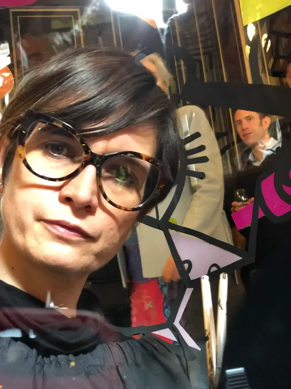 aNa artiste My Art Box dans un tube en plexi lors d'une animation à Lyon
