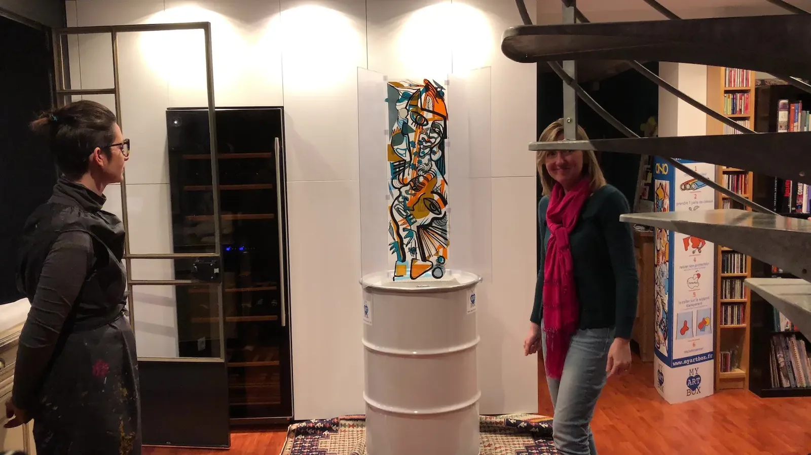 aNa artiste My Art Box révélant l'œuvre finale lors d'une animation anniversaire 40 ans femme à Lyon