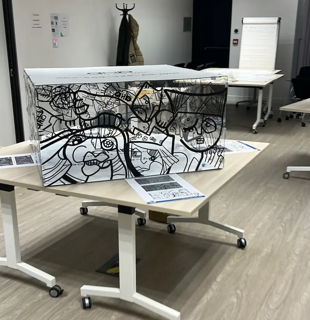 Cube artistique noir et blanc lors du team building à Paris pour Ogletree Deakins