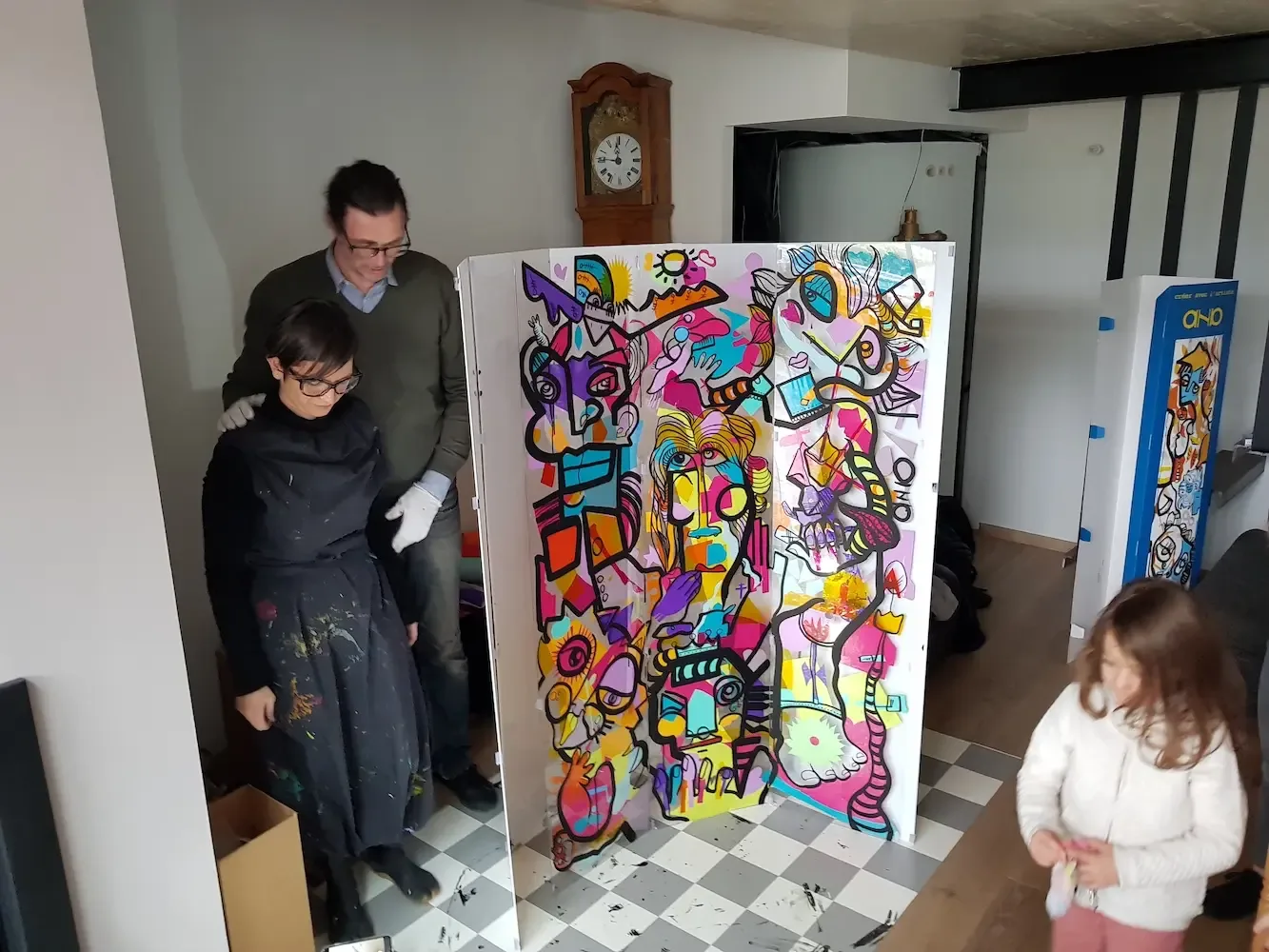Fresques colorées par aNa artiste My Art Box lors d'une pendaison de crémaillère.
