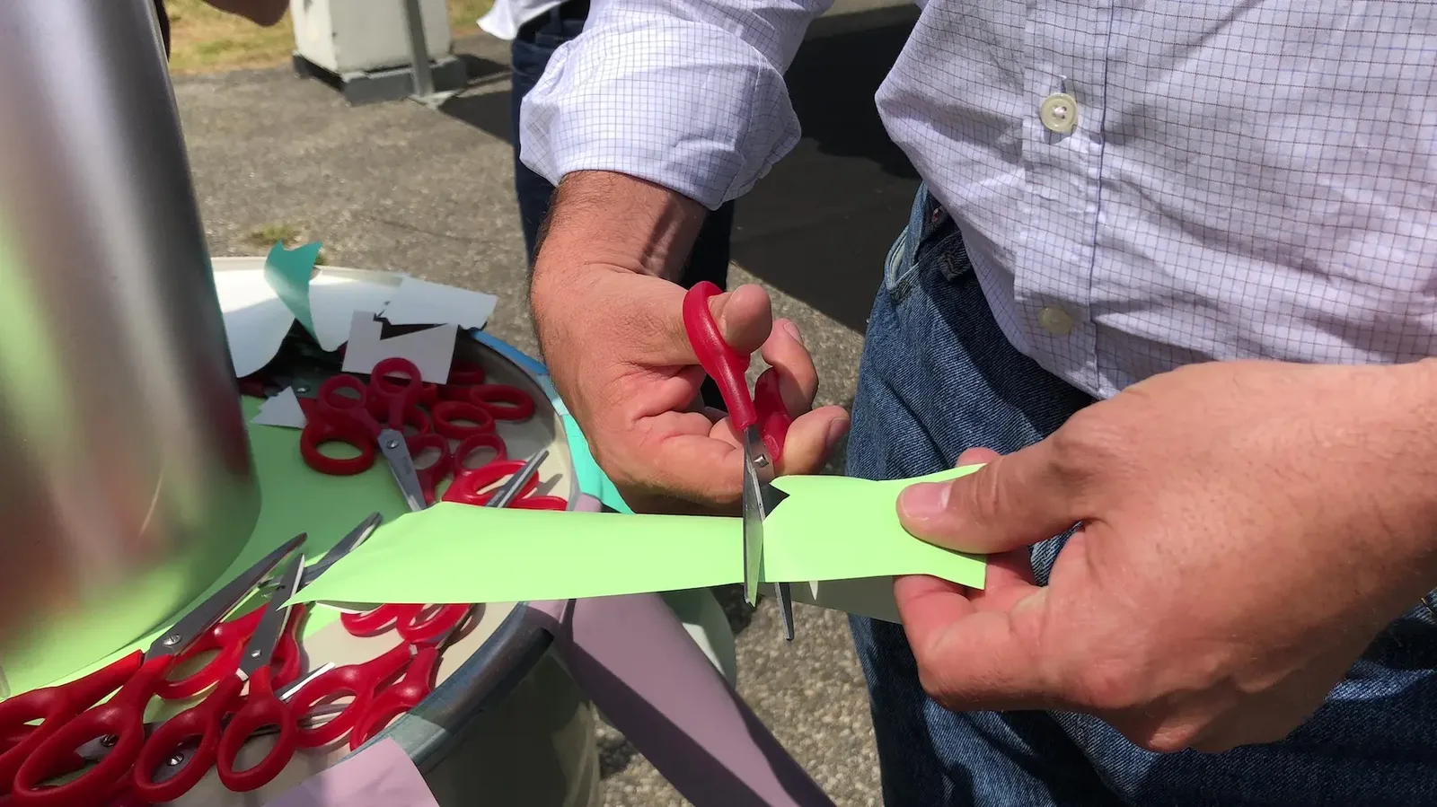 Découpe de papier pour animation My Art Box avec aNa artiste