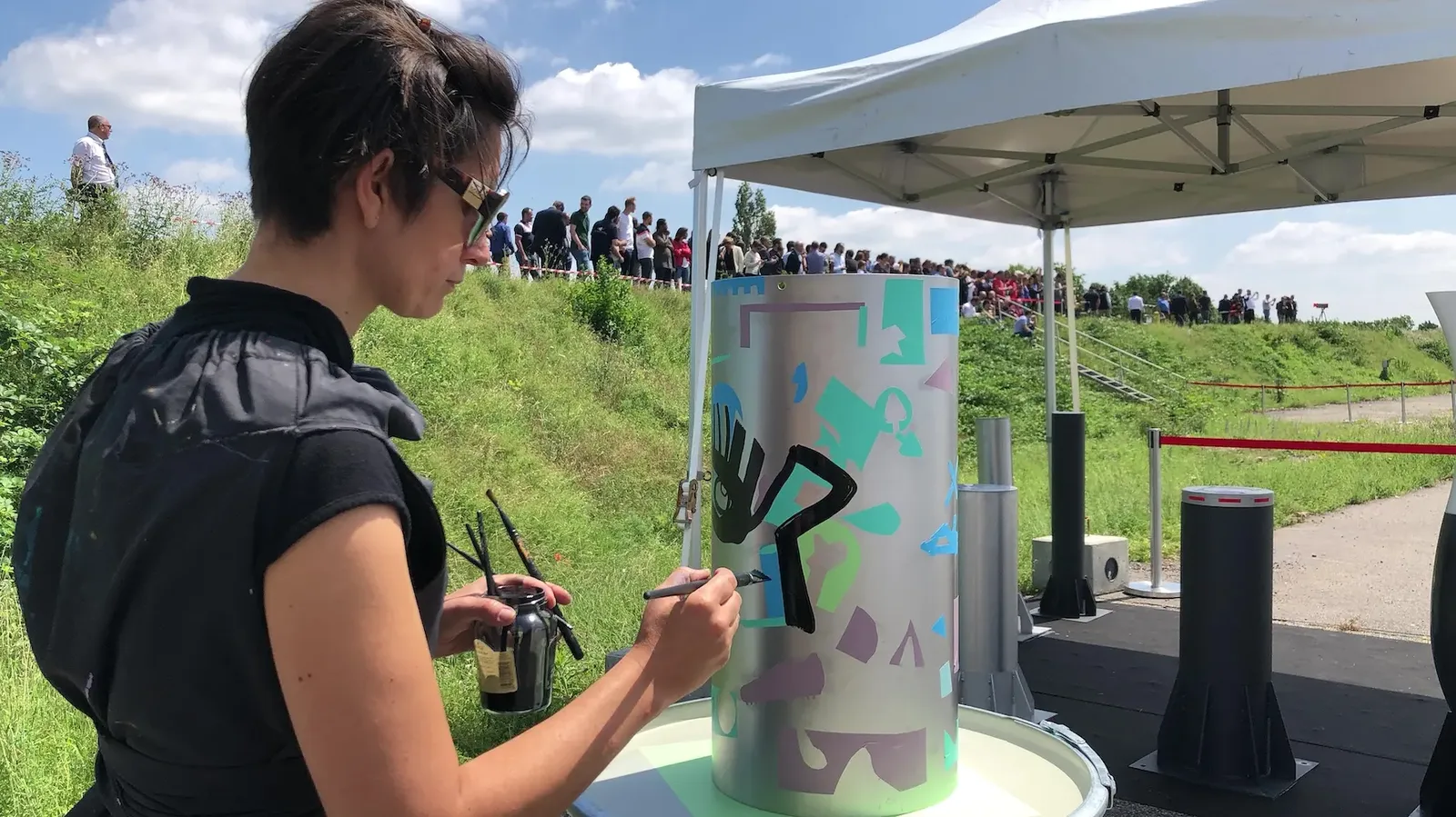 aNa artiste My Art Box peignant lors de l'événement participatif à Lyon