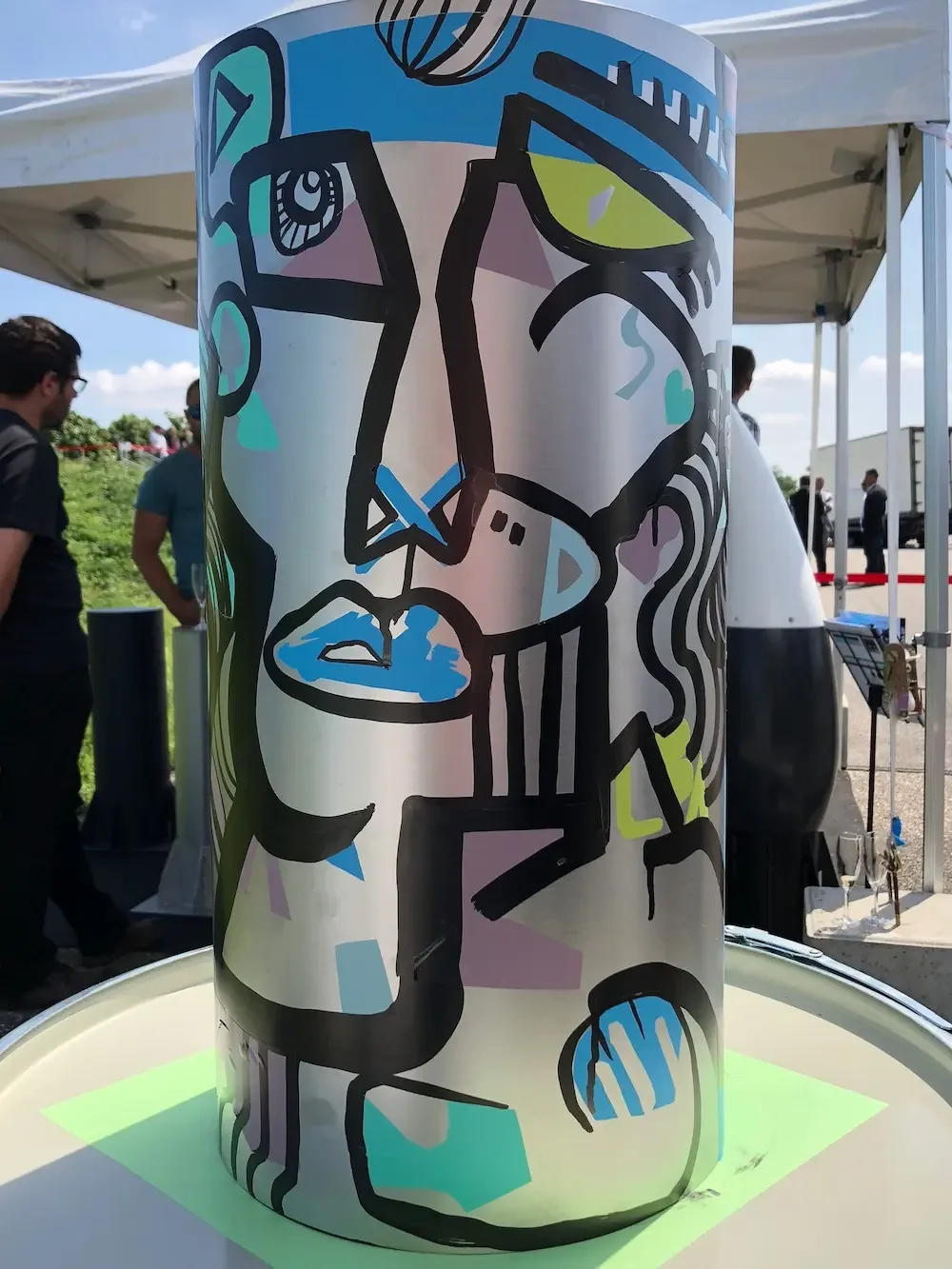 Oeuvre d'art cylindrique par aNa artiste My Art Box à Lyon