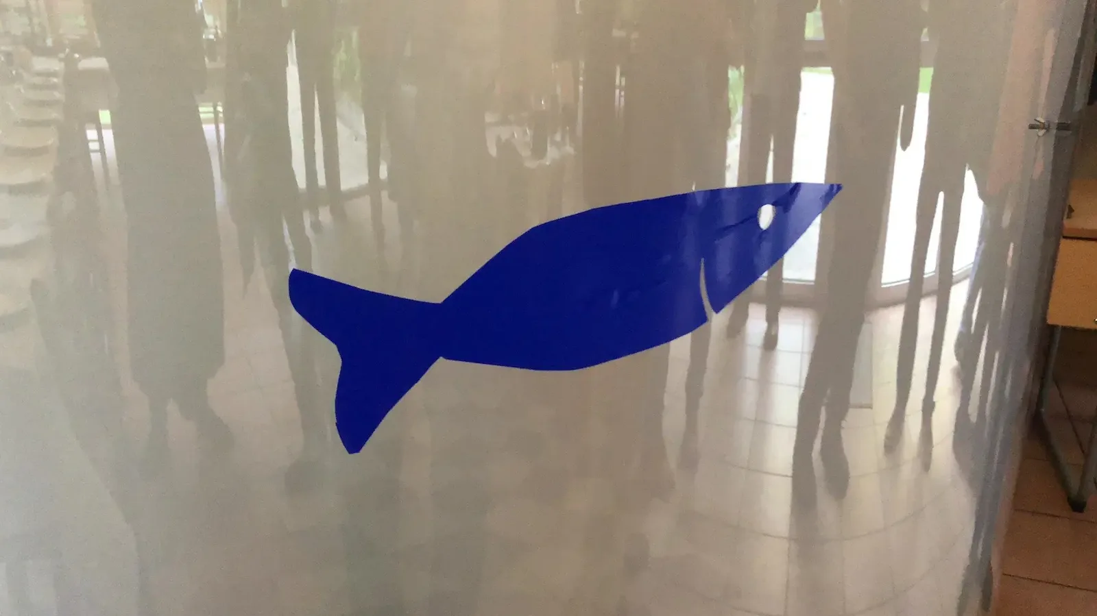 Image d'un poisson bleu pour team building My Art Box avec aNa artiste