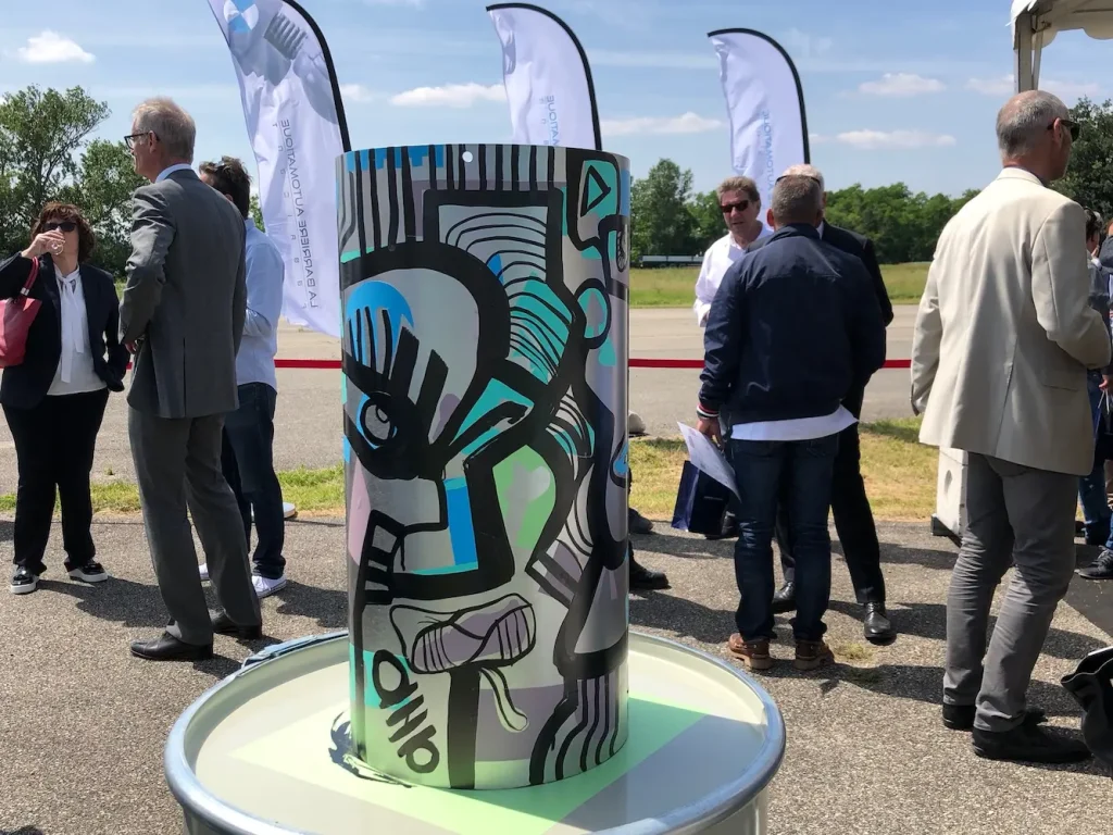 œuvre commune créée par aNa artiste à partir des contributions des participants