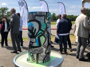 œuvre commune créée par aNa artiste à partir des contributions des participants