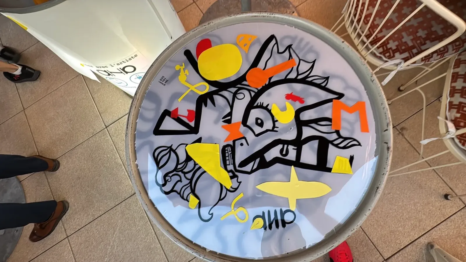 Fresque colorée sur plexi par aNa artiste My Art Box en progression.