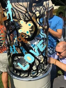 Œuvre collective avec aNa artiste lors d'un événement My Art Box