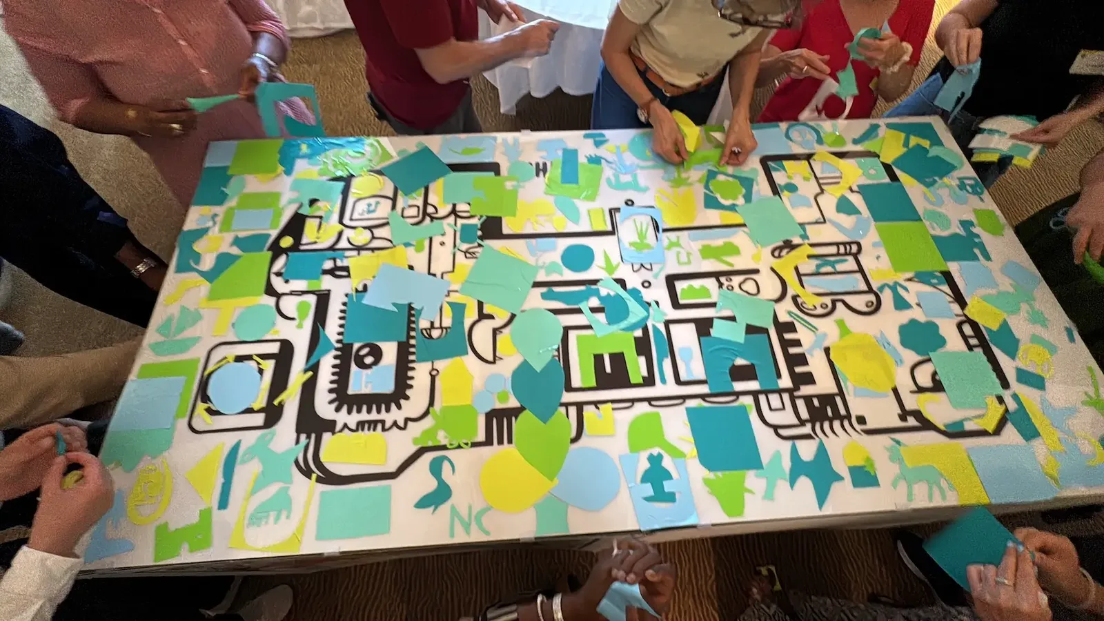 Atelier de recyclage lors d'un team building avec My Art Box et aNa artiste, Île-de-France.