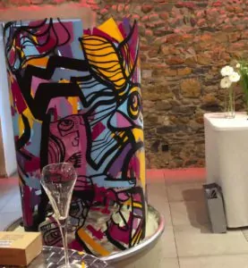 La Totem Box Synergie est maintenant terminée, chaque participants vont pouvoir découvrir l'oeuvre participative mais aussi repartir avec un portrait grâce à l'offre spéciale Totem Box