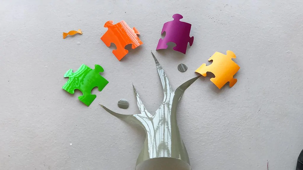 Fresque Serious play - exemple de découpage de formes puzzle réalisée lors d'un atelier fresque serious play myartbox