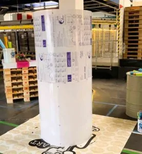 Fresque Participative Graffiti - Tube néon géant aNa My Art Box format Fresque Participative pour animation Graffiti Anniversaire à Saint Vulbas près de lyon pour les 20 ans de la société BioMerieux