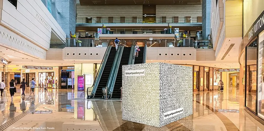 un cube géant de 2m de coté décoré et exposé dans un centre commercial idée animation play art pour stimulation compte instagram