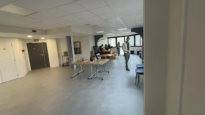 Totem Box small est un kit de matériel My Art Box qui permet d'organiser une team building codir convivial n'importe où