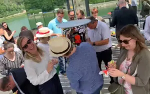 Totem box est une bonne idée d'animation pour réunion à Lyon autour de l'écologie de la rse et de l'éco-responsabilité car elle s'articule autour d'un matériel ultra sobre et de ré-emploi