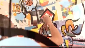 L'artiste lors d'une animation fresque art box individuelle par aNa