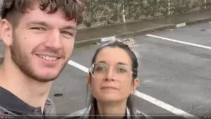 L'équipe My Art Box de team building fresque à Montauban est composée de Lou Dino à la vidéo de aNa l'artiste et de Christophe en animation