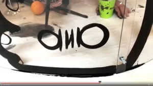 La Fresque plexi est une animation culturelle exclusive signée aNa artiste comme ici à Neuchâtel