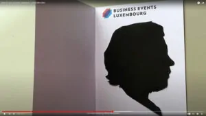 Le meilleur cadeau personnalisé inauguration est un duo fresque silhouettes My Art Box