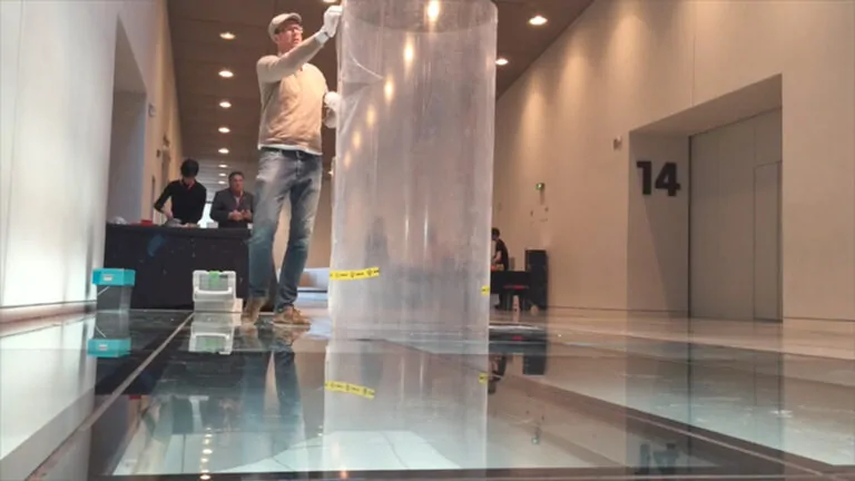Le Tube plexi PET recyclable de la fresque pour animation peinture éco-responsable aNa disponible dans toute la France