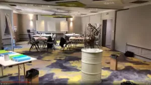 Le matériel My Art Box pour team building Grenoble éco-responsable en place avant l'arrivée des participants