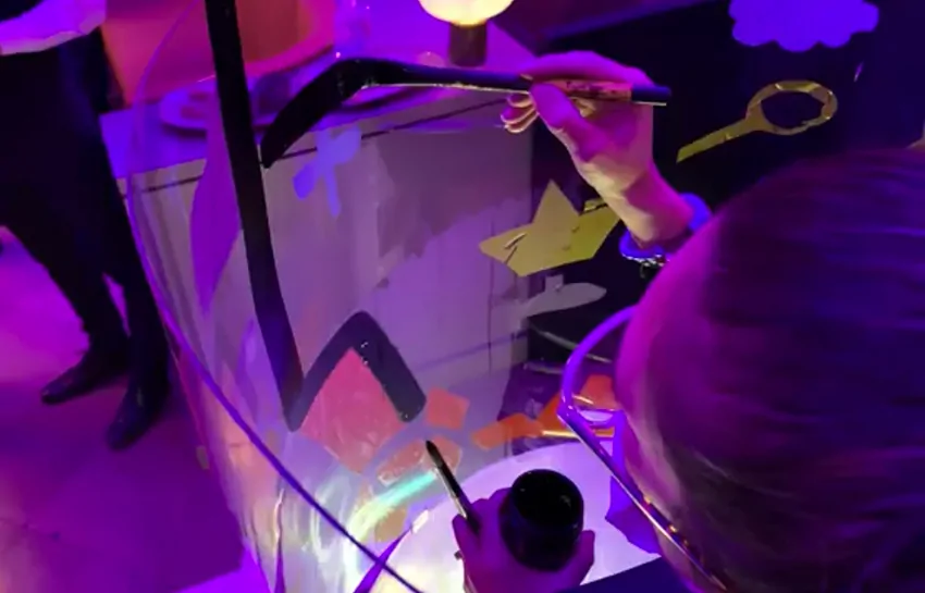 La fresque anniversaire entreprise à Lyon peinte par aNa