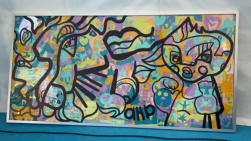 Une oeuvre collective sans peinture Totem plexi My-art-box écoresponsable encadrée