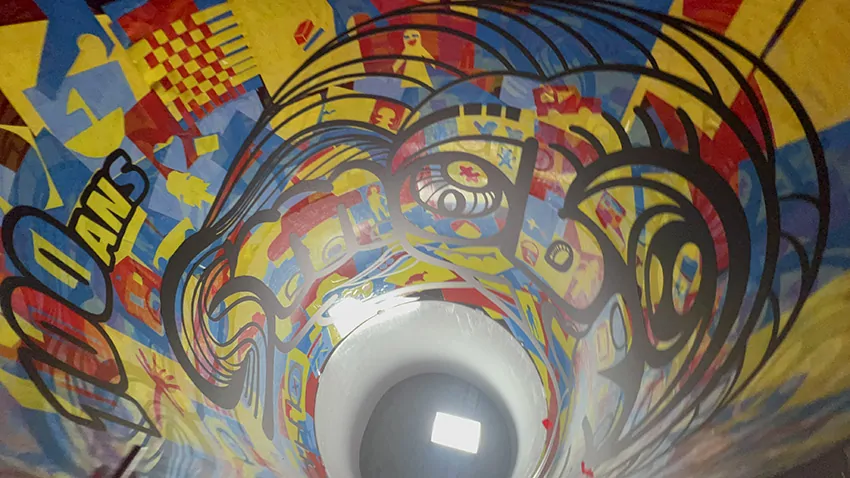 Une vue intérieure de la fresque des jouets My Art Box imaginée pour les 100 ans de la société SMOBY une fois terminée