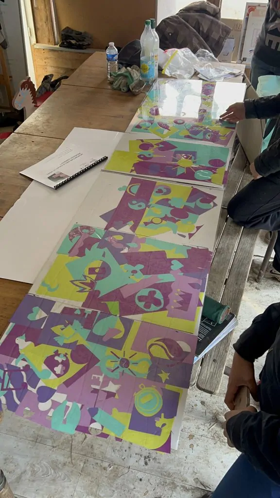 Le plexi de la frise globale de la fresque du confort animée par aNa disponible à Lyon et à Villefranche-sur-saone