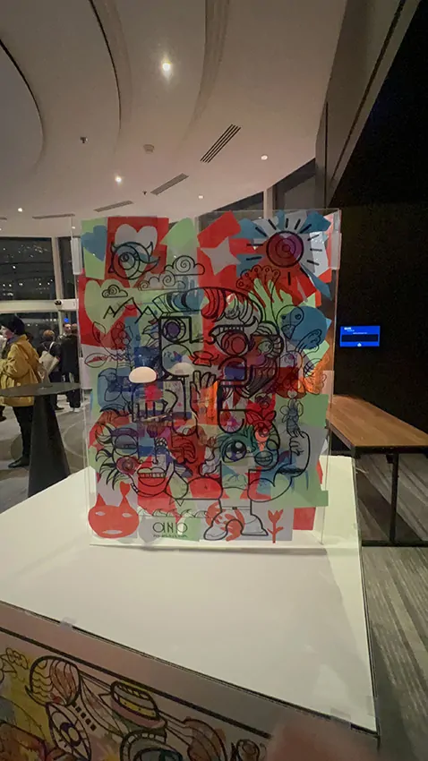 L'œuvre 3 de aNa imaginée pour la fresque coopérative Paris terminée lors d'une Assemblée Générale d'une coopérative bancaire par My Art Box