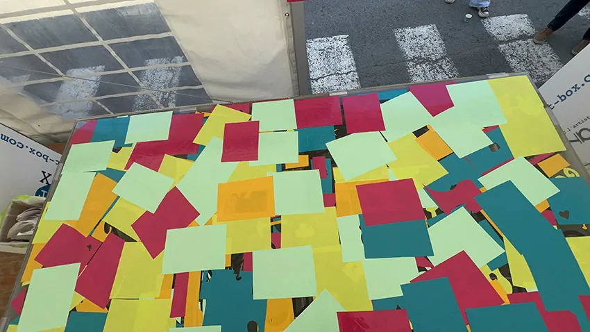 Le dos coloré terminé de la fresque du tri My Art Box à Albi animé par Christophe Chazot