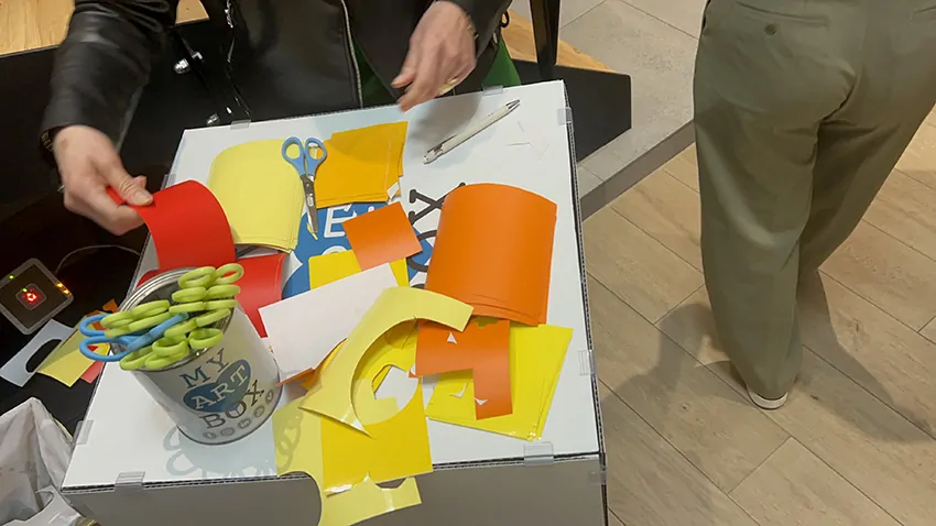 Les adhesifs sobres du team building pour architectes à Paris animé par Christophe Chazot de My Art Box