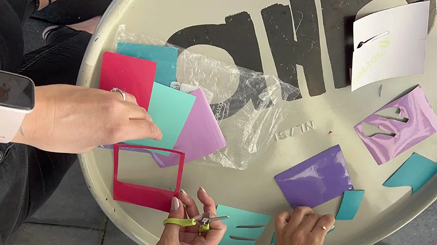 Une idée originale découpée par une participante avec son kit de matériel éco-responsable sobre lors d’un team building secteur de la petite enfance à Genève animé par Christophe Chazot