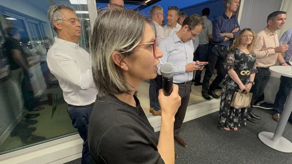 aNa artiste révèle au micro sa fresque digitale à Lyon dessinée en live