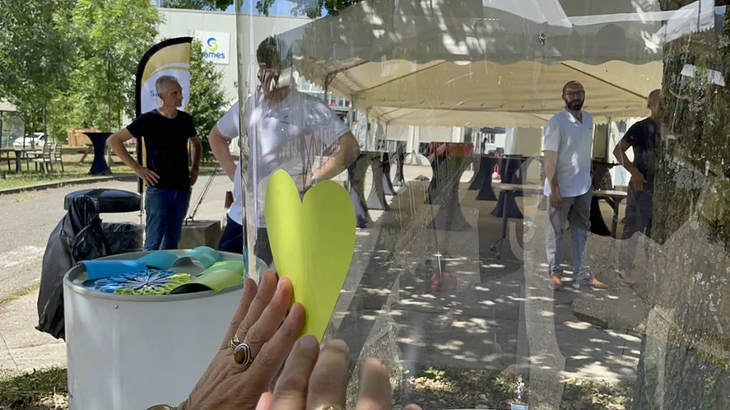 L'animation fresque en garden party à Grenoble réalisée par aNa est adorable