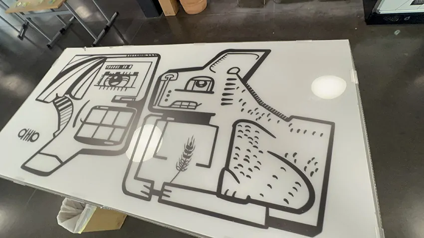 Le dessin de aNa imprimé sur PET recyclable une fois pour fresque pour formateurs à Rouen sobre et éco-responsable