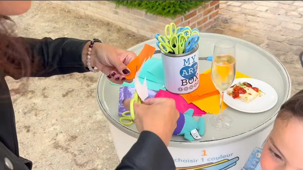 Le matériel éco-responsable et de réemploi nécessaire à l'animation fresque pour mariage à Orleans en attendant les invités