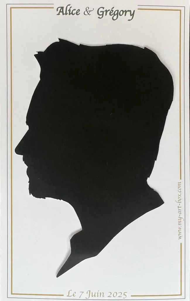 Portrait d'un homme réalisé en deux minutes aux ciseaux en animation silhouette pour mariage à Genève par le Silhouettiste My Art box Christophe Chazot